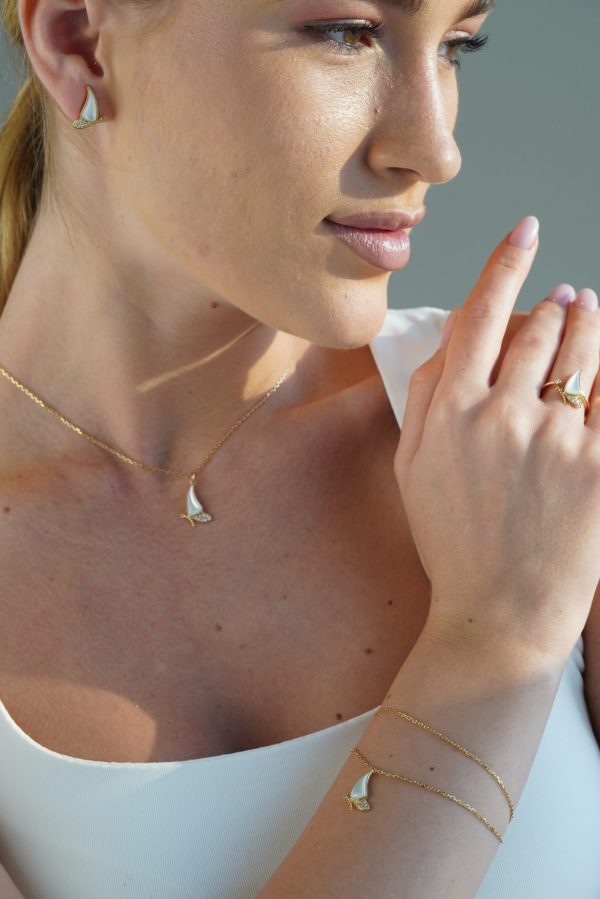 White Butterfly (Necklace)