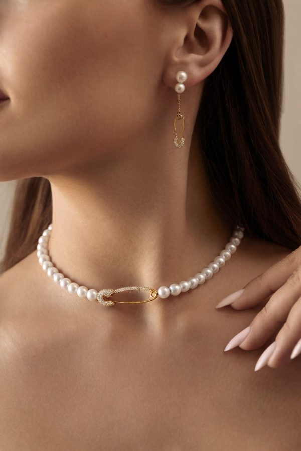 Safety Pin Pearls Necklace With Diamonds (Necklace)